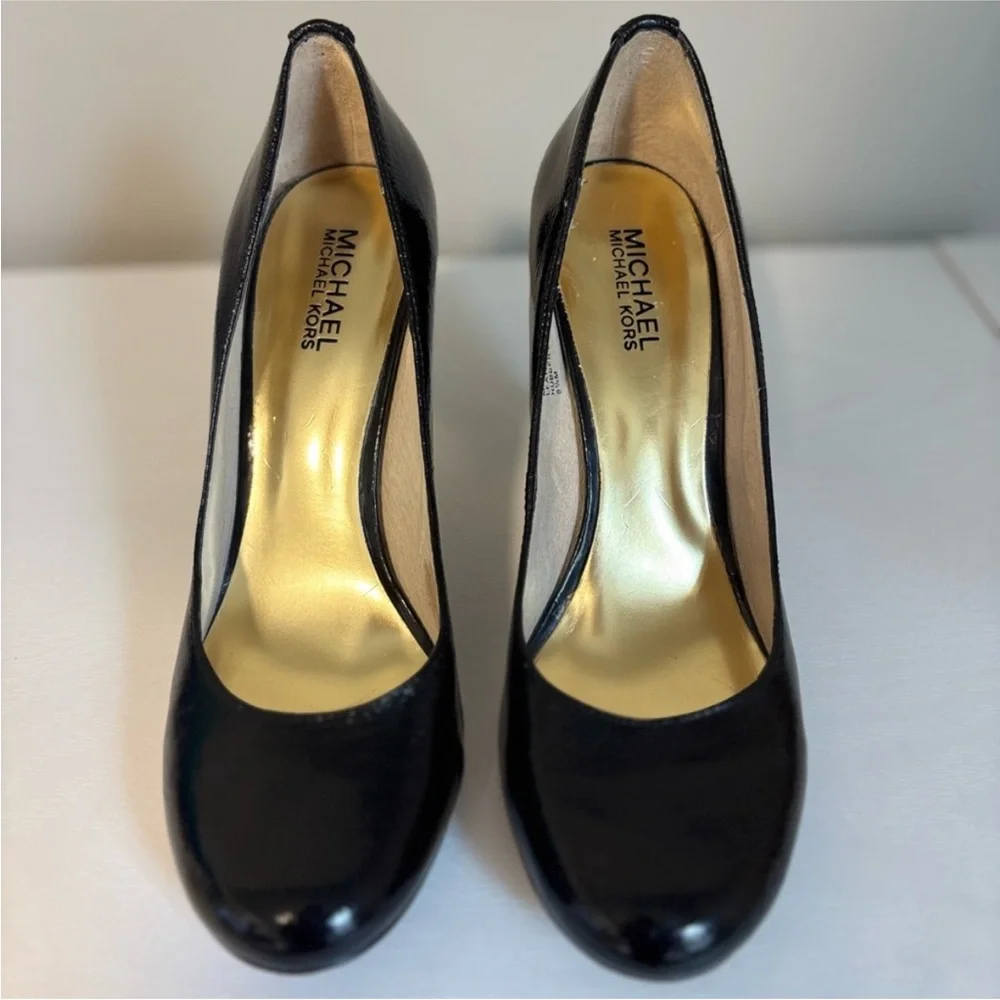 Michael Kors Classic Black Pumps - Picture 1 of 7